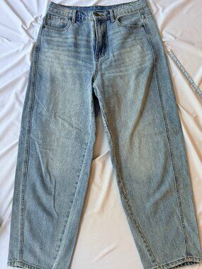One Loved Babe Barrel Leg Jeans Small Light Wash Raw Hem